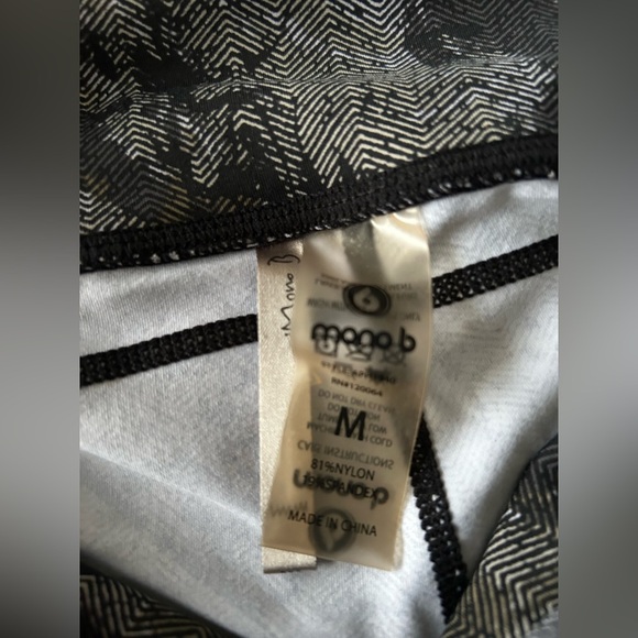 Mono B Gray/Black  Camo Workout Leggings - Size M (New) - Picture 9 of 10